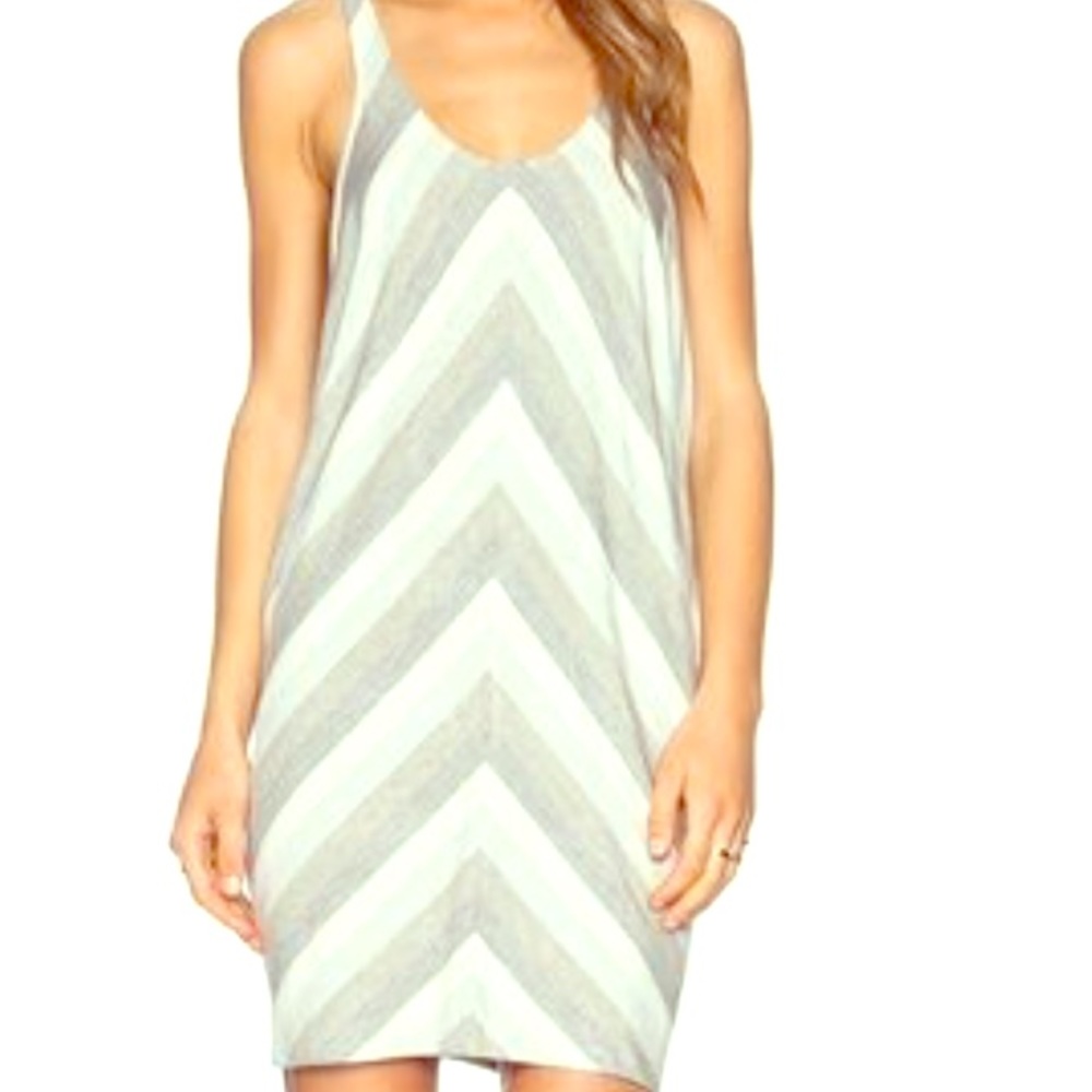 Awesome Bella Luxx sleeveless tunic dress